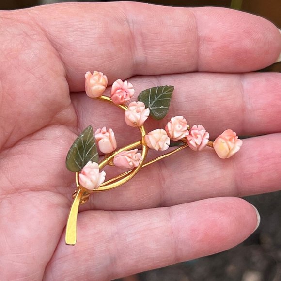 Vintage Swoboda Carved Coral Flowers & Jade Leaf Brooch, 2" Long, 10 Roses - Picture 9 of 13